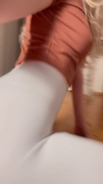 ass yoga pants booty amateur yoga stretching teen porn video
