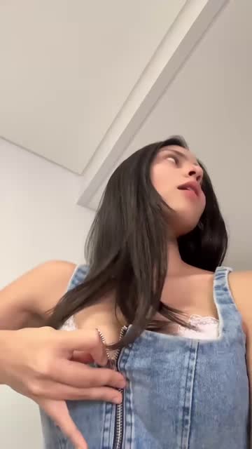 solo latina brunette porn video