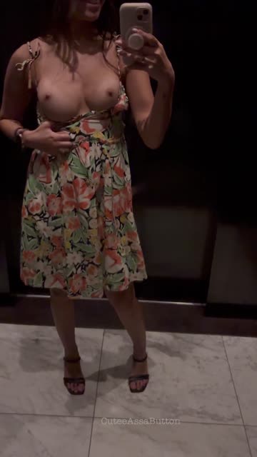 flashing elevator tits free porn video