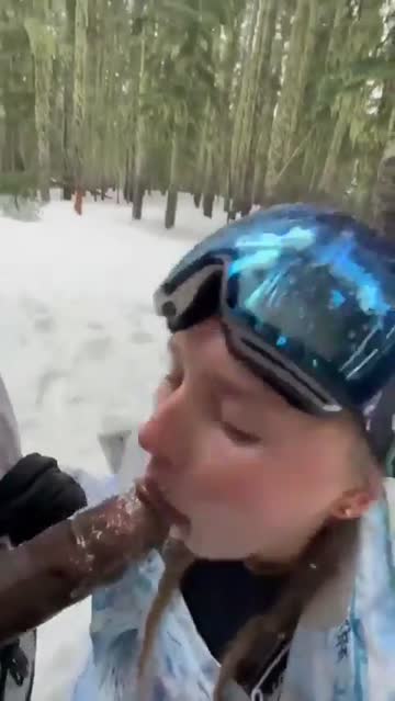sloppy outdoor blowjob 