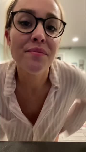 boobs flashing bouncing tits blonde glasses tits nsfw video