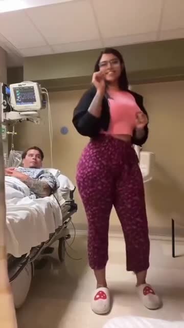 thick ass dancing curvy big ass nurse clothed 