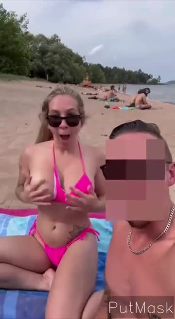 blonde huge tits boobs babe tits 