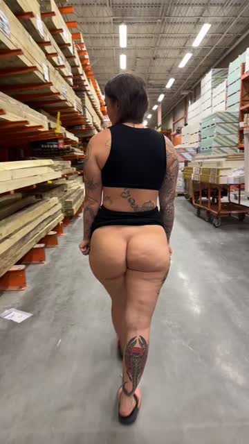 flashing public pawg ass amateur porn video