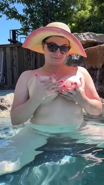 onlyfans milf amateur big tits hotwife boobs 