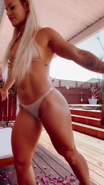 muscular girl fitness big ass abs bikini muscles blonde xxx video