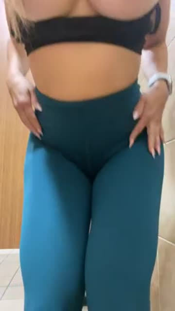 yoga pants gym ass hot video