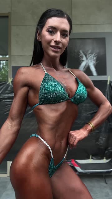 muscular milf muscles gym fitness muscular girl abs nsfw video