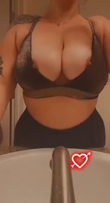 cute big tits jiggling hot video