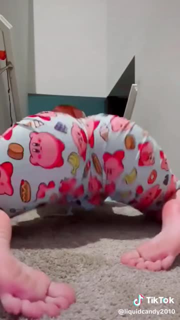 ass twerking tiktok 