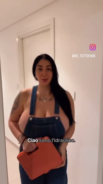 cleavage romanian braless big tits italian brunette xxx video