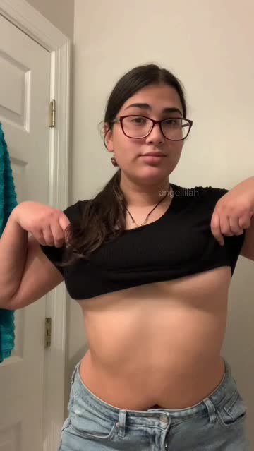 19 years old titty drop thick 