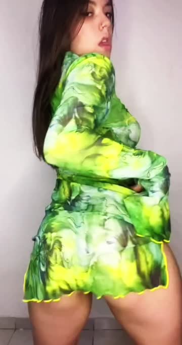 teen 19 years old tits nsfw video
