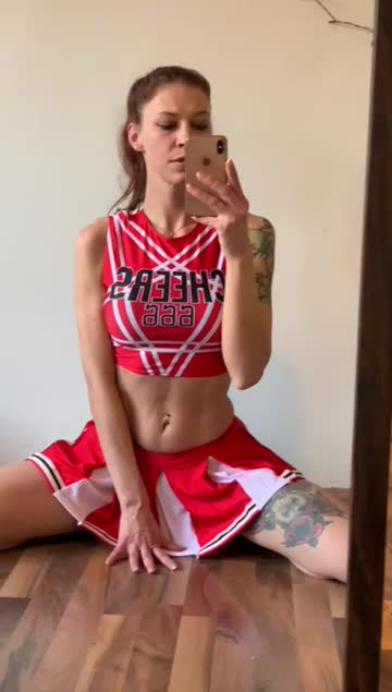 wife cheerleader milf 