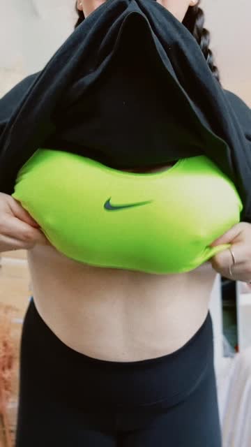nsfw big tits natural tits boobs hot video