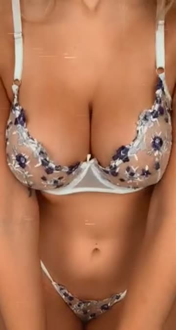 flashing huge tits strip boobs lingerie onlyfans big tits free porn video