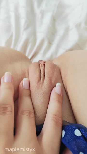 pussy lips shaved pussy wet pussy tits 