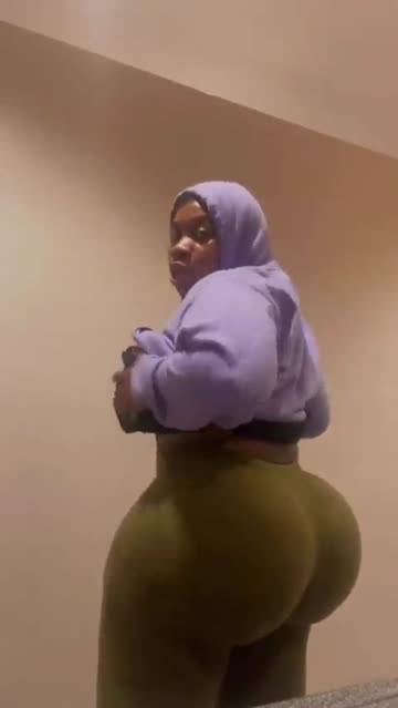ass thick ebony nsfw video