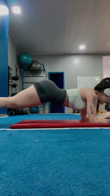 latina brunette big ass ass nsfw video