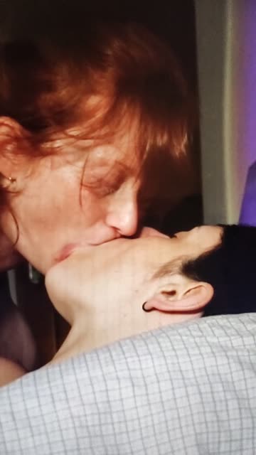 onlyfans amateur kissing hot video