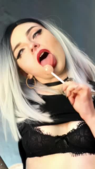 gamer girl girlfriend blowjob tongue fetish cum 