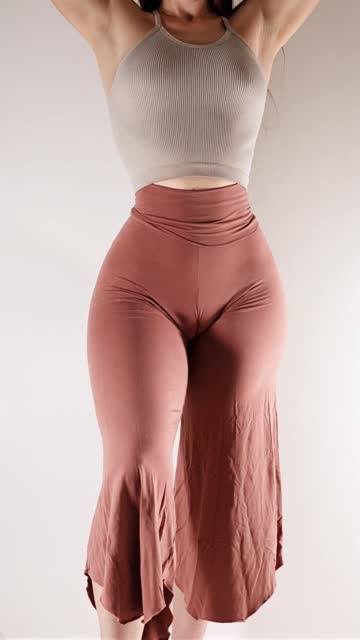 teen ass yoga onlyfans yoga pants nsfw video