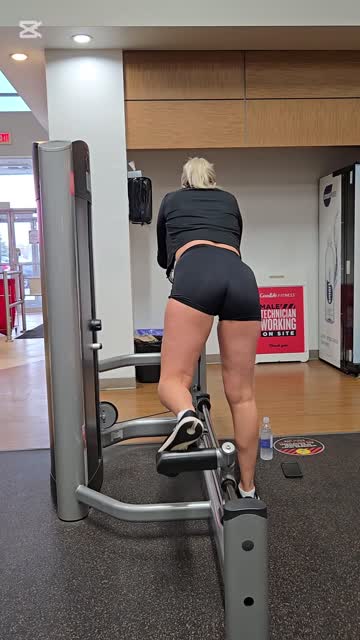 ass amateur blonde nsfw video
