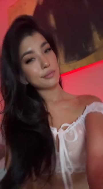 solo petite boobs 