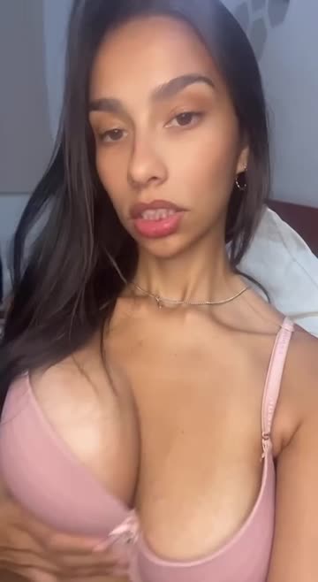 boobs latina cleavage porn video