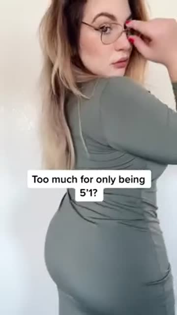 glasses dress thick pawg nsfw video