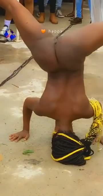 public dancing ebony hot video