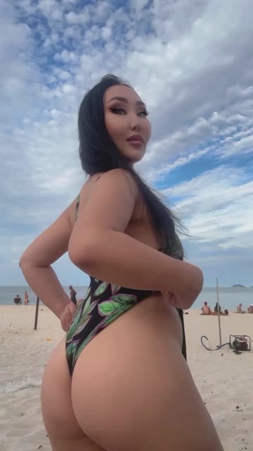 asian booty petite 