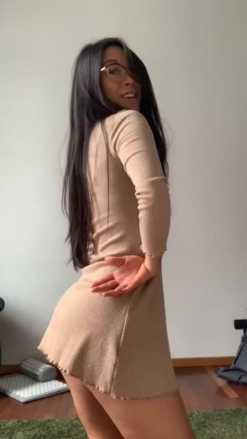 dancing asian booty babe hot video