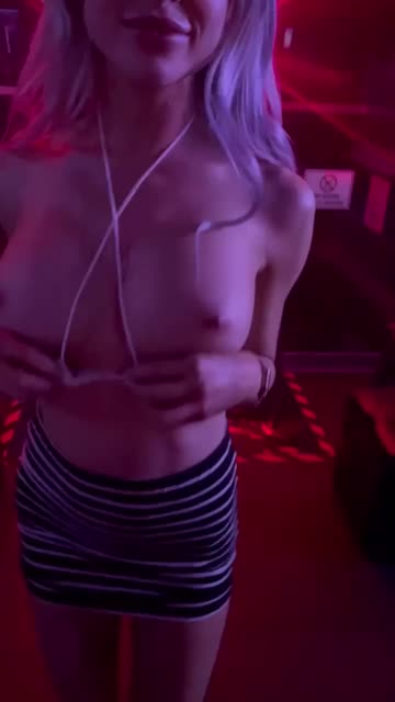 r/caughtpublic public flashing 