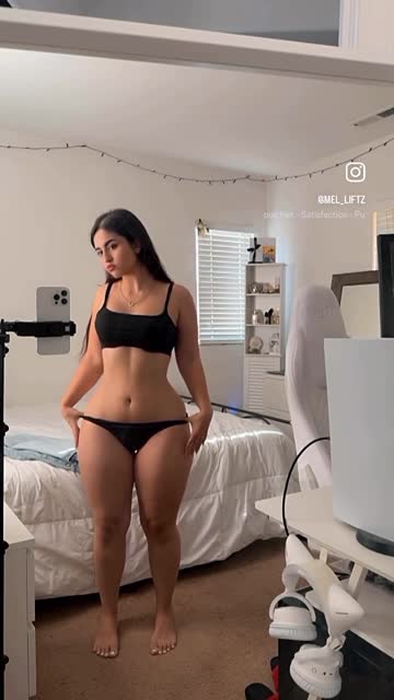 thick brunette latina 
