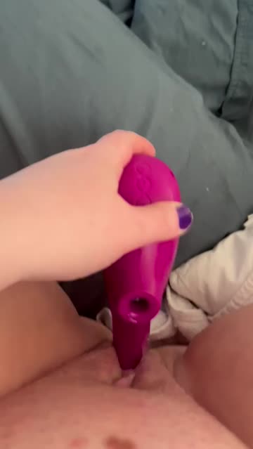 masturbating solo squirting wet pussy orgasm free porn video