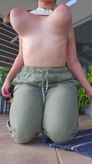 homemade jiggling natural tits titty drop huge tits sex video