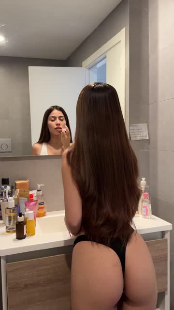 brunette latina solo free porn video
