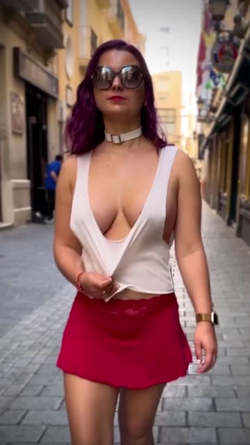 upskirt pokies braless free porn video