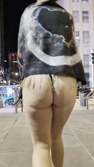 milf booty onlyfans big ass public blonde 