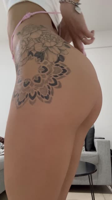 amateur tight ass ass shaking wedgie hot video