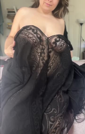 amateur nipples itsybizzi tits 