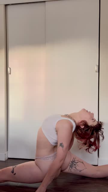 flexible white girl dancer xxx video