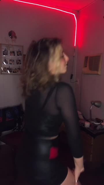 dancing ass piercing 