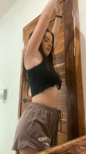 shorts ass dancing porn video