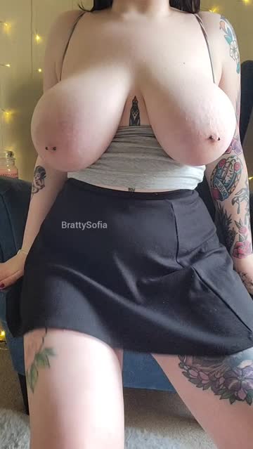 big tits curvy pussy 