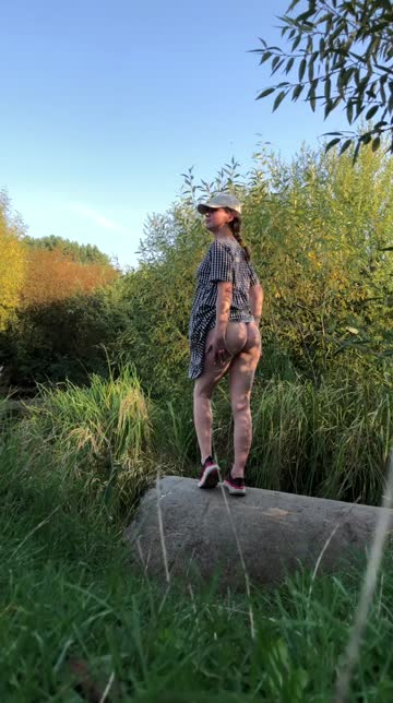 butt plug outdoor country girl 