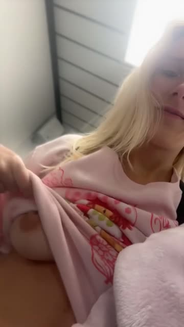 airplane public r/holdthemoan 