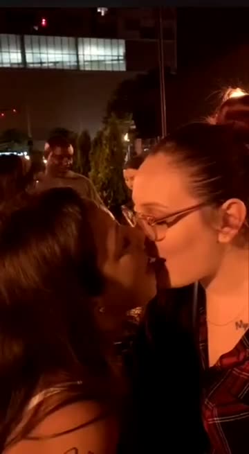 girlfriends bisexual kissing free porn video