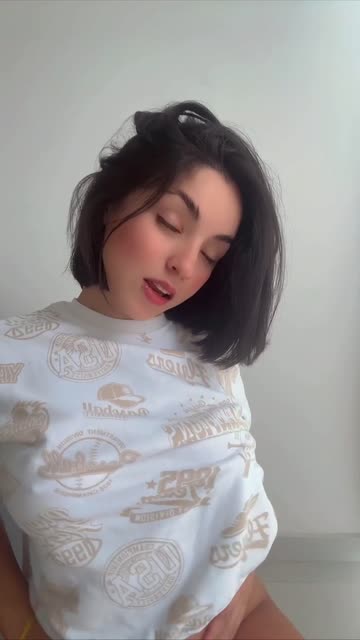 brunette teen cute free porn video